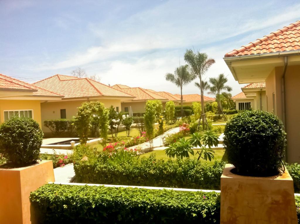 Garden Hills Villa Resort Cha-Am Bagian luar foto